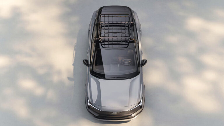 볼보 전기 SUV EX30 Cross Country 출시