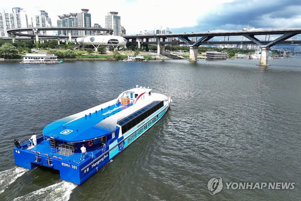 "출근만 두 시간?" 이대로 시민들 등 돌리나 했는데... 뜻밖의 반응에 '반전' 4 한강버스
