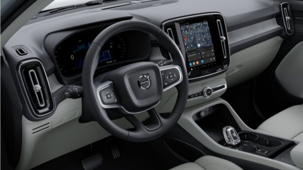 한국서도 '인기 폭발'…"4년 연속 SUV 1위 車" 신차 공개되자마자 '시선 강탈' 4 볼보 xc40