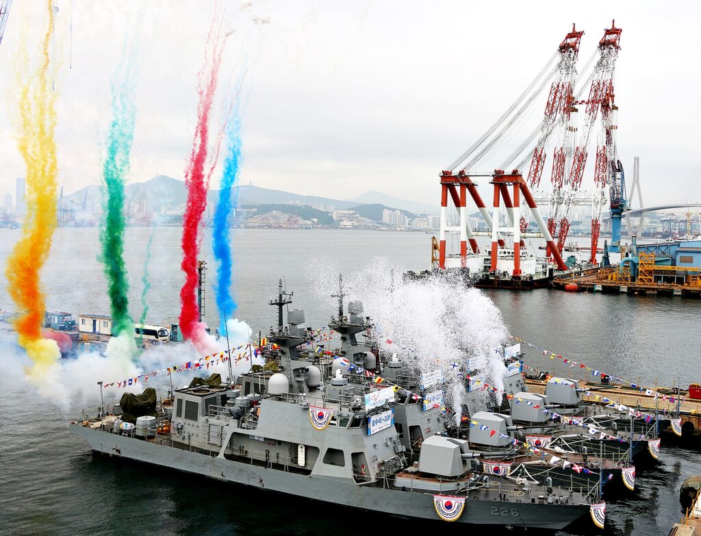 北 해군은 무서워서 '벌벌', "끝내 우리 손으로 완성" …단 한 발로 격침하는 '비밀 무기' 드디어 3 76mm 철갑고폭탄