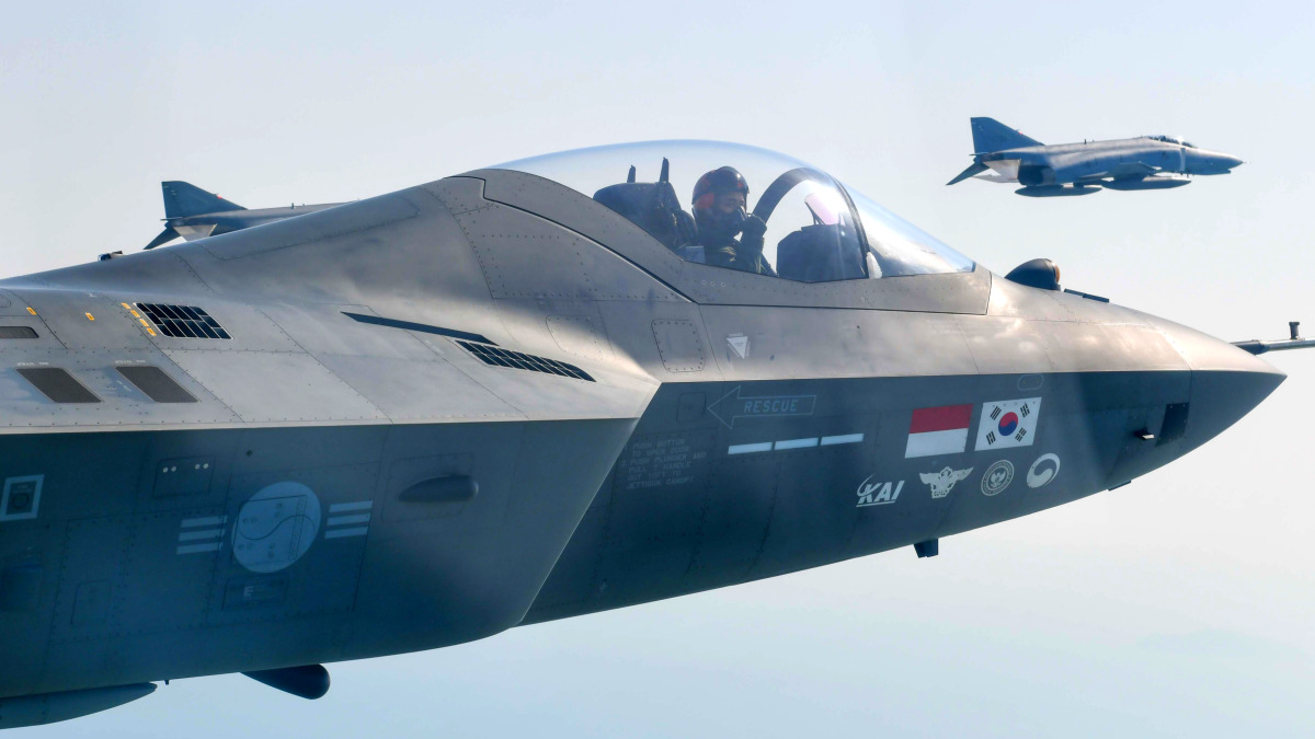 KF-21과 F-4