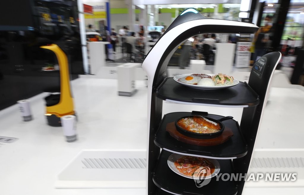 "내 얼굴이 다 중국에?"…한국에 "쫙" 깔리더니, 정부도 '통제 불능' 상황 2 서빙로봇 중국산