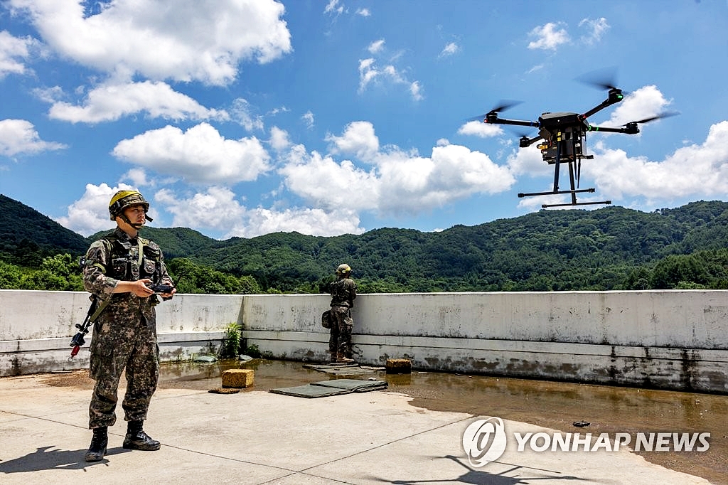 "50만 전사 양성한다고 자신했는데" …야심 찼던 국방부 계획, 시작부터 쏟아진 우려에 '초비상' 3 드론