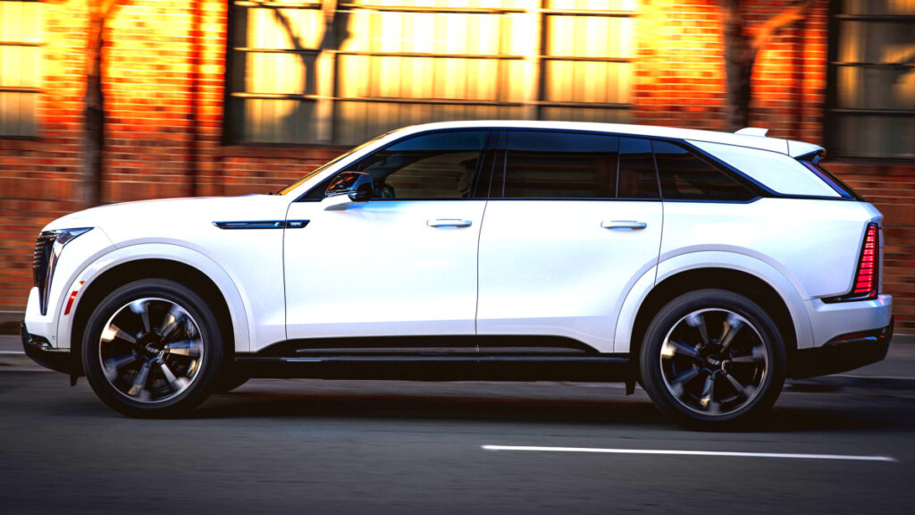 에스컬레이드 IQ 출시