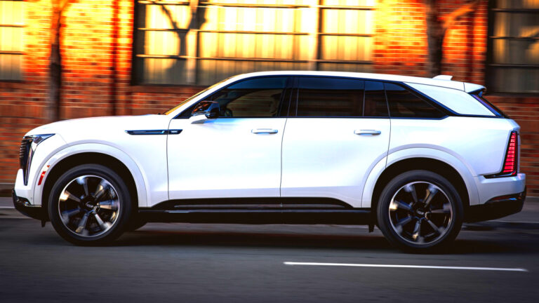 에스컬레이드 IQ 출시