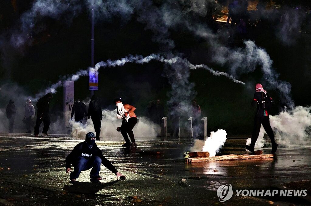 월드컵 앞두고 "53년 전 악몽 떠올라" …옥상 위 저격수에 '아찔', 이번엔 또 무슨 일이? 3 월드컵
