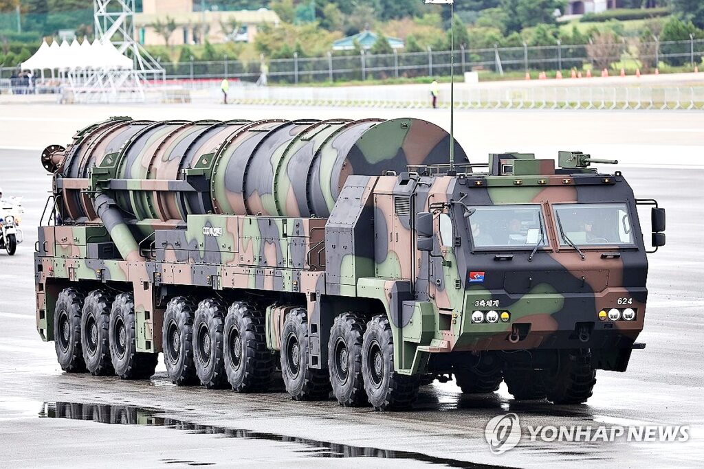 "8톤짜리 괴물만 있는 게 아니다" …1,500km 날아가 꽂히는 위력, 살벌한 한국 미사일의 실체 2 현무 미사일