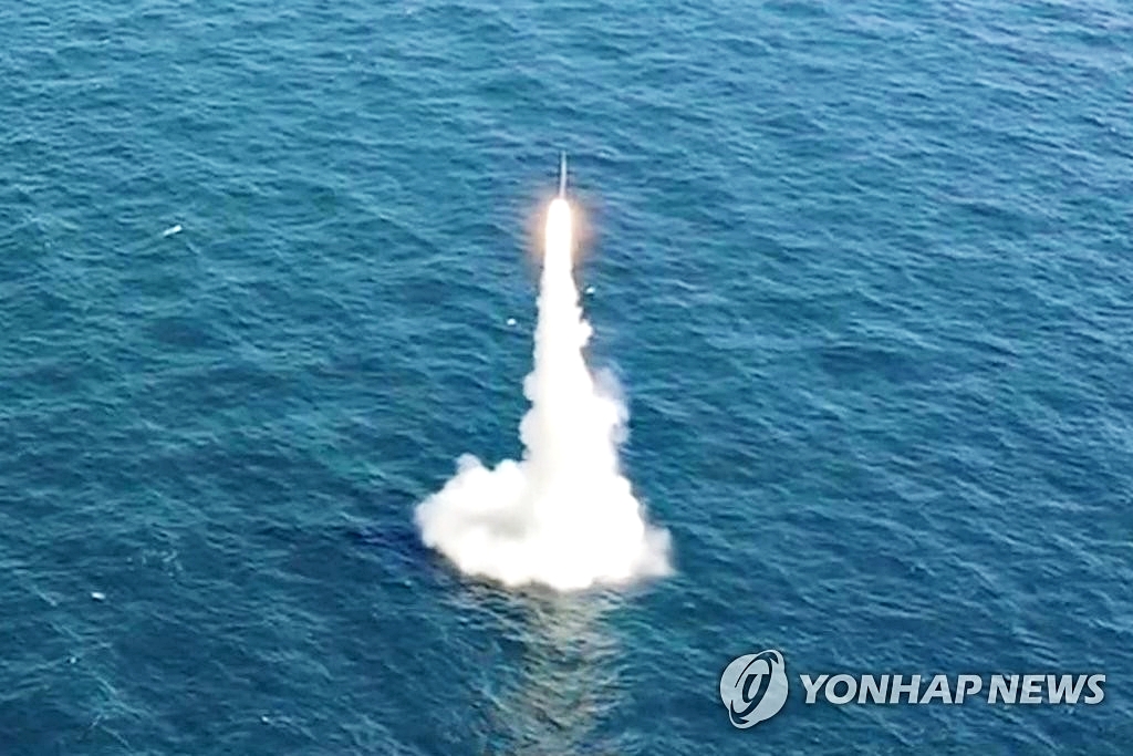 "8톤짜리 괴물만 있는 게 아니다" …1,500km 날아가 꽂히는 위력, 살벌한 한국 미사일의 실체 4 현무 미사일
