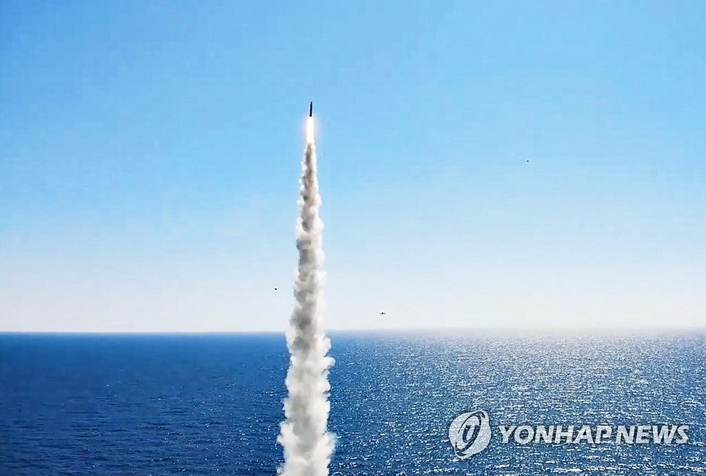 "8톤짜리 괴물만 있는 게 아니다" …1,500km 날아가 꽂히는 위력, 살벌한 한국 미사일의 실체 5 현무 미사일
