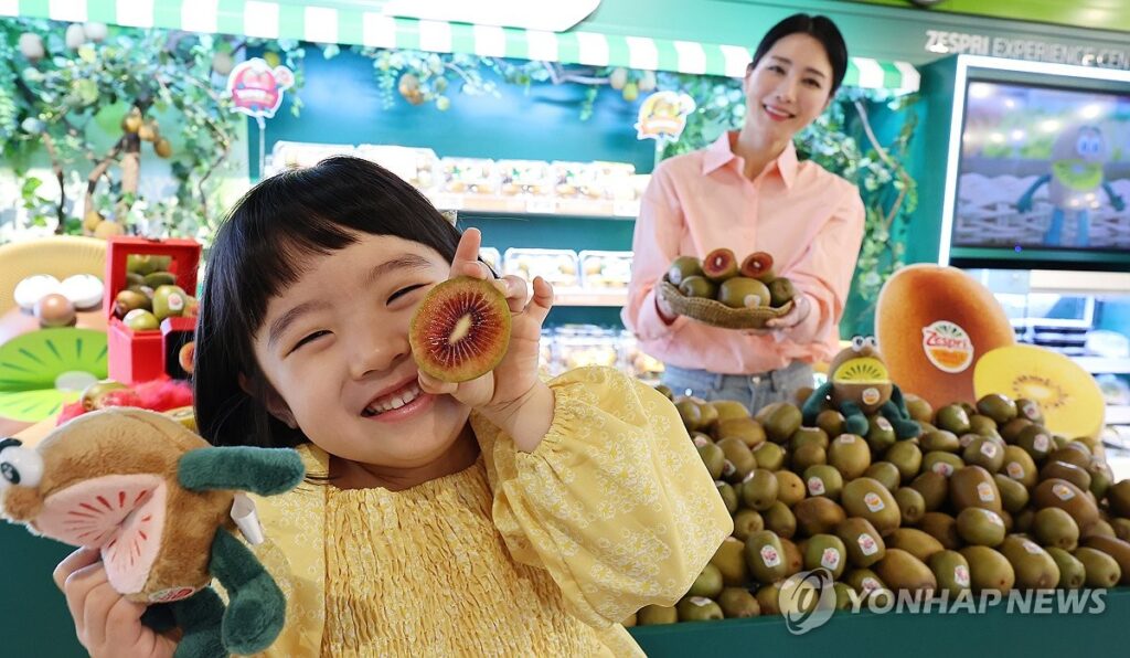 "드디어 한국이 해냈다", "수입국에서 수출국으로"…수백톤 팔더니 '초대박' 3 키위 한국 수출