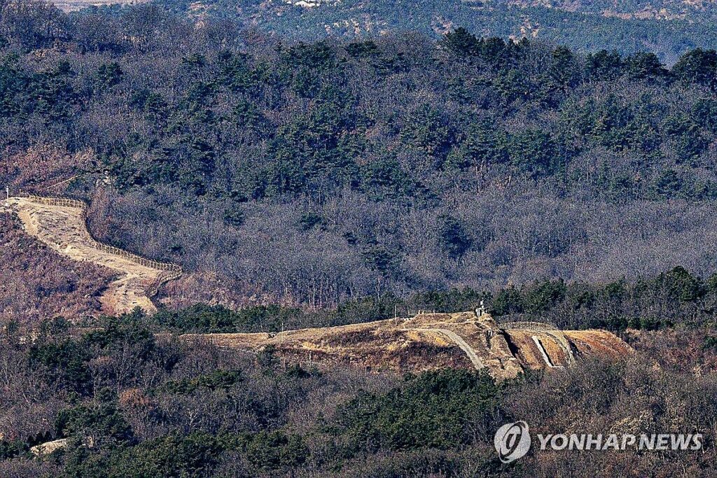 "이번에는 또 무슨 꿍꿍이?" …위성에 포착된 정체 미상의 시설, 살펴보던 전문가 '화들짝' 4 비무장지대