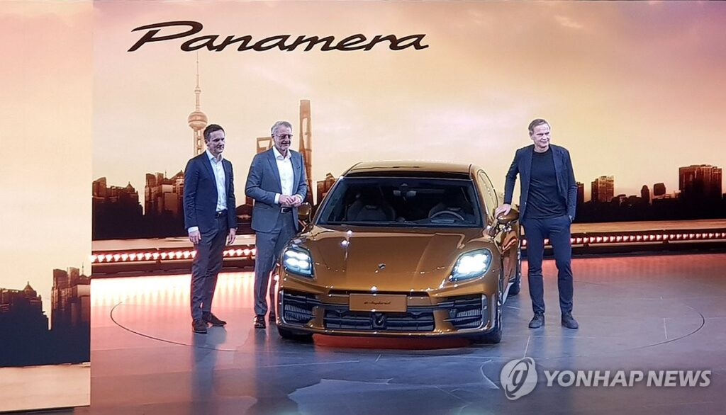 중국 소비자 "이걸 왜 사?" 혹평인데…유독 한국에서만 "없어서 못 판다", 무슨 車길래? 3 포르쉐 판매량 급감