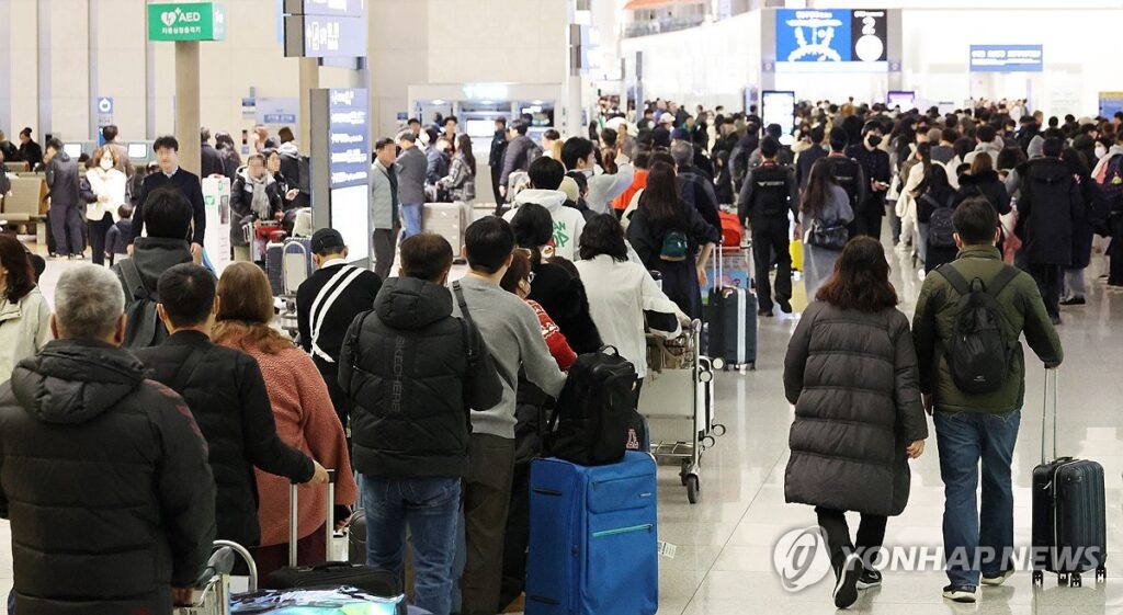 “요즘 애들 기특하네”, “단돈 2만원으로 효도를?”…요새 부모님들 ‘웃음꽃’ 핀 이유 2 여행자보험 매출 급등