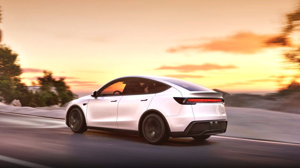 "벤츠도 BMW도 아니었다"…싹 다 제치고 한국 SUV 시장 휩쓴 차, 대체 뭐길래 2 테슬라 모델Y