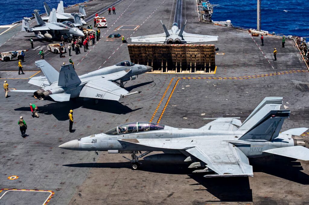 "항공모함의 심장인데 이런 짓을?" …또 터진 트럼프식 '폭탄 발언', 美 해군 이대로 괜찮나 2 항공모함