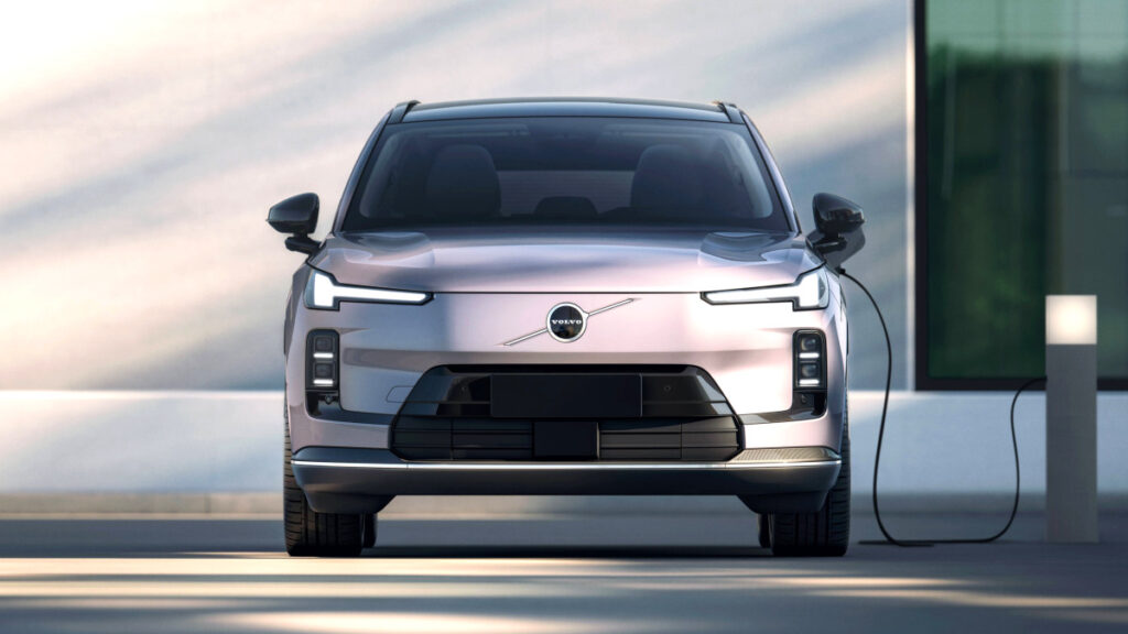 볼보 XC70 출시