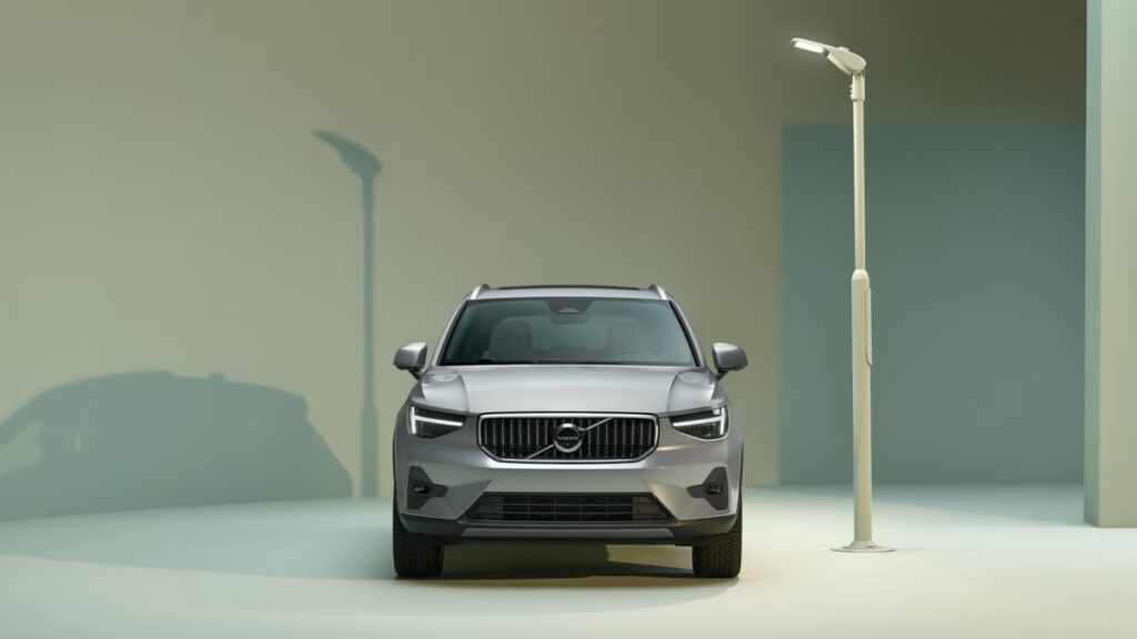 벤츠·BMW도 아닌데 "6년 연속 1위?"… 한국인이 유독 좋아하는 이 車, 신형 마저 '난리' 4 볼보 XC40