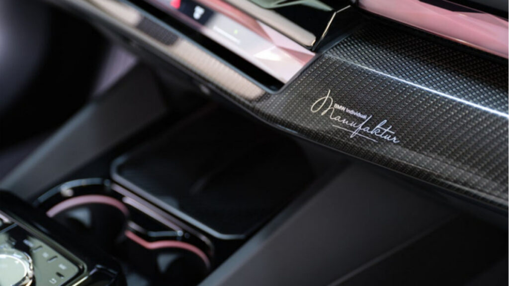 "BMW 한국 사랑 미쳤다"…오직 韓 고객 위해 만든 '이 車', 공개되자 '입이 떡' 4 BMW 550e xDrive M 스포츠 프로 스페셜 에디션