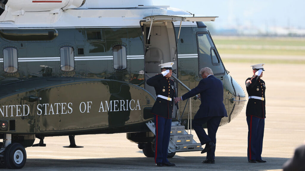 "이재명 대통령은 제네시스"…"20억 vs 1050억" 트럼프·시진핑 차에 '입이 떡' 2 트럼프 대통령 전용 헬기 마린 원