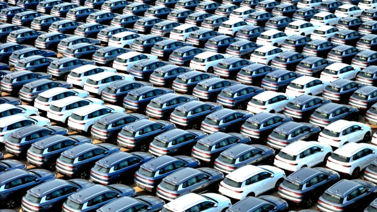 중국 옌타이에서 수출 대기하는 BYD 차량들