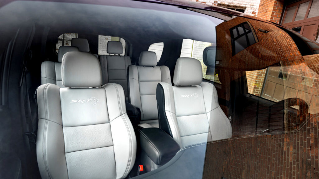 "팰리세이드 시대 끝?"...아빠들 심장 저격한 '현실 드림카', 정체에 '화들짝' 3 2026 닷지 듀랑고