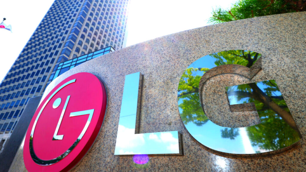 핸드폰 만들던 LG 기술? “여기서 터질 줄이야”…예상 못한 소식에 업계 '활짝' 1 애플 생산라인 LG장비 공급