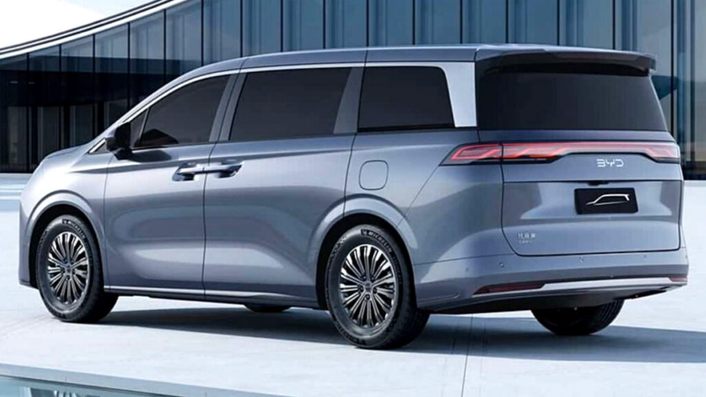 “카니발, 이제 어떡하죠”…기름 냄새만 맡아도 가는 ‘초가성비’ 미니밴 등장, 기아 ‘초비상’ 3 BYD M9 하이브리드