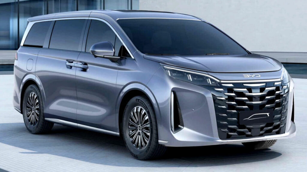 “카니발, 이제 어떡하죠”…기름 냄새만 맡아도 가는 ‘초가성비’ 미니밴 등장, 기아 ‘초비상’ 2 BYD M9 하이브리드