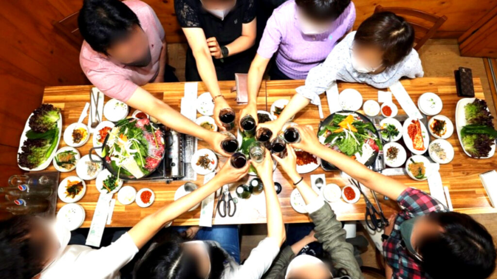 "요즘 '이랬다간' 젊은이들한테 '욕 먹어'"...확 달라진 풍경에 부장님들도 '당황' 1 회식 문화 변화