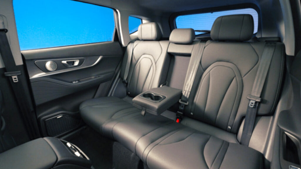 “싼타페보다 2천만 원 싸다”…실내부터 디자인까지 ’초대박’ SUV 등장에 ‘발칵’ 3 체리 티고 8 출시