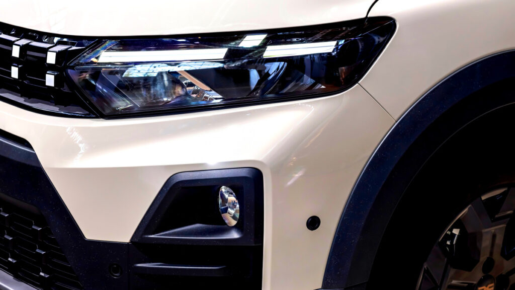 다치아 조거 하이브리드 출시