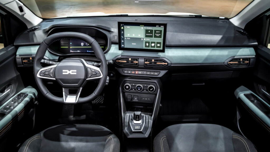 그랑 콜레오스 잘 나가더니 "카니발까지 잡는다?"...르노가 내놓은 이 車, 가성비가 '무려' 3 다치아 조거 하이브리드 출시