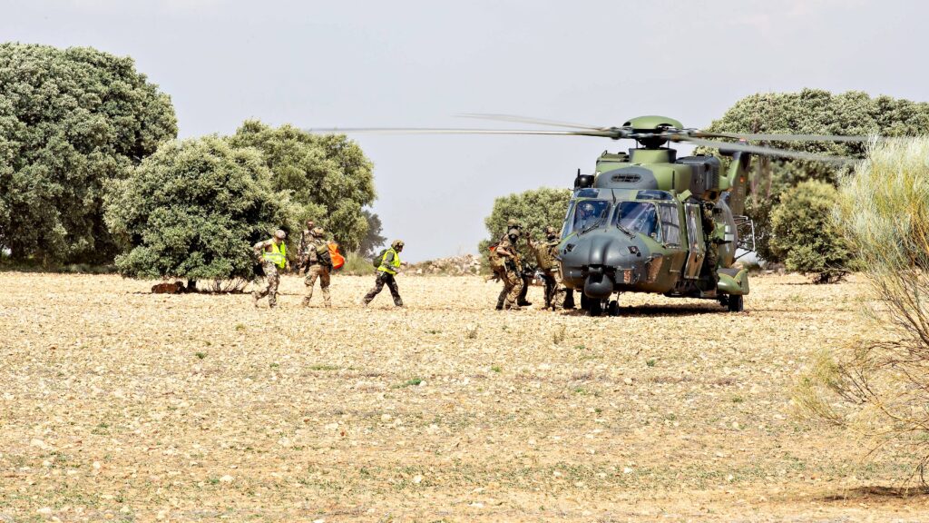 "머리 위 날아든 실탄 30발에 아연실색" …훈련 도중 부상까지, 경찰 출동이 불러온 '나비효과' 3 독일군