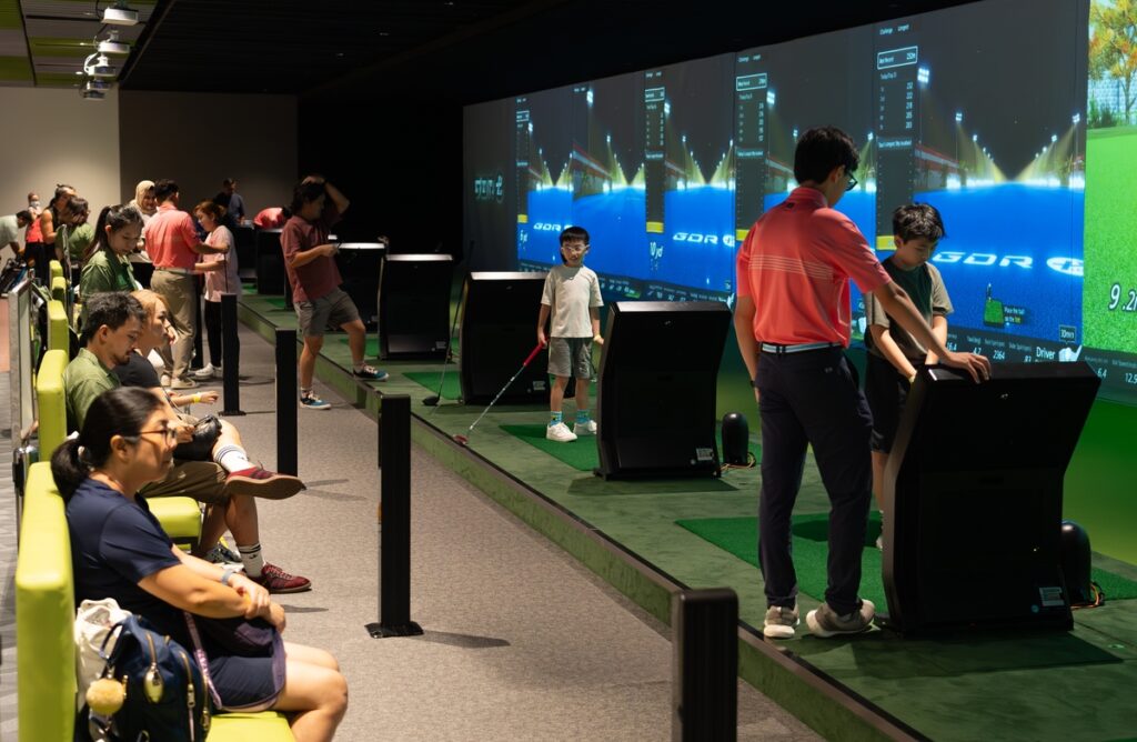 "한국 아빠들 골방 취미인데"...중국 정부까지 '러브콜' 쇄도? '20조 떼돈' 기회 터졌다 3 골프존 중국 인기