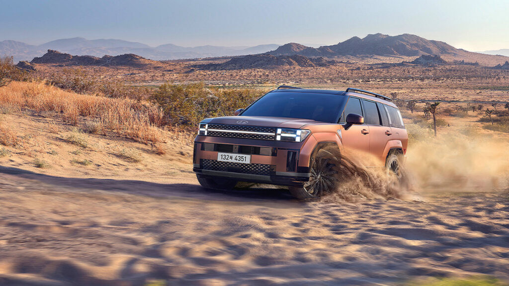 "현대차가 작정하고 만들었다"…기름 냄새만 맡아도 '900km' 달리는 SUV 등장? '이럴 수가' 3 현대차 싼타페 EREV