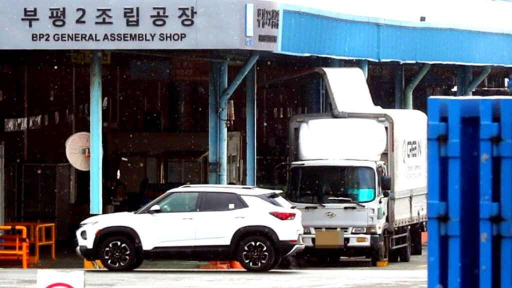 한국 철수설 돌더니 "결국 이런 일까지"...예상 못 한 '초위기 상황' 닥쳤다 1 한국GM 판매량 급감