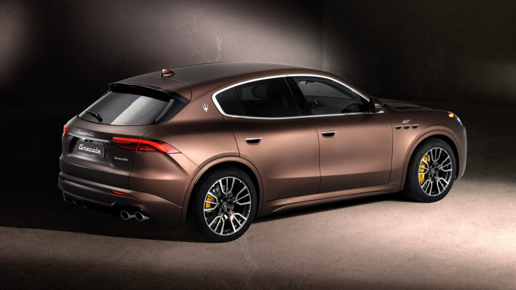 "제네시스 잡겠다더니 결국"...'2,830만 원' 눈물의 할인, 아빠들 '이 기회 잡아라' 3 마세라티 SUV 보조금