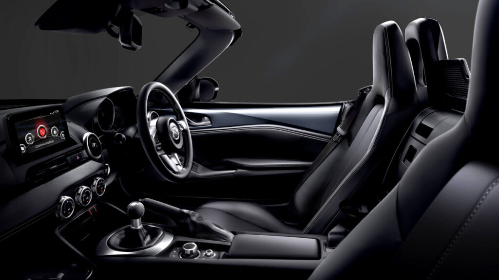 "그랜저 값도 안 된다고?"…'3천만 원대' 전설의 스포츠카 소식에 韓 업계 '초비상' 1 마쓰다 MX-5 국내 출시