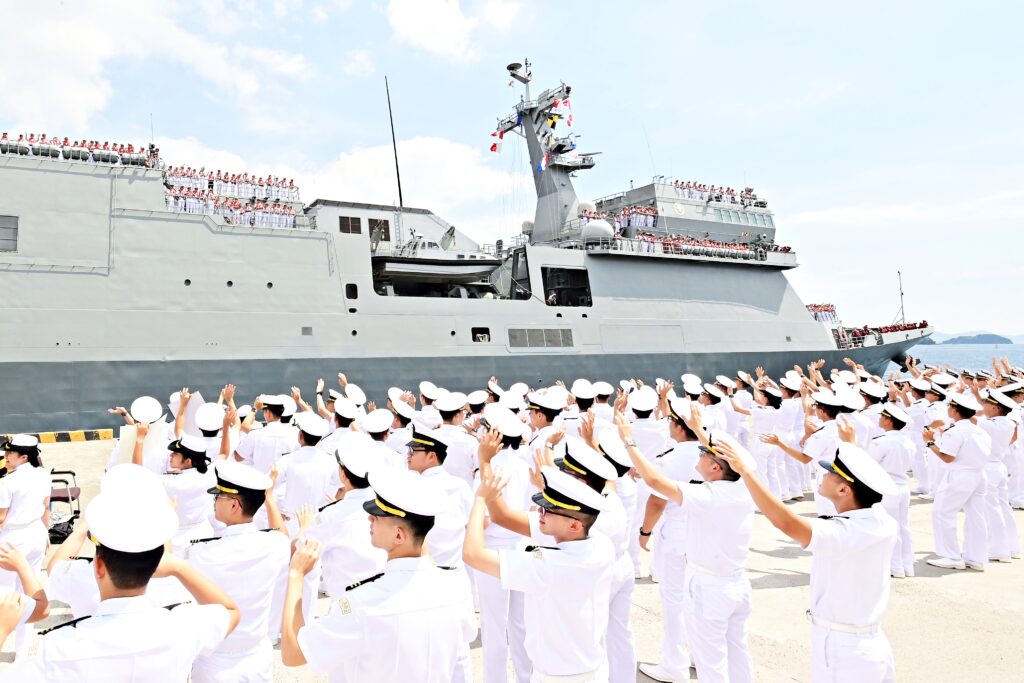 "충무공의 후예라더니 역사상 최악" …유례없는 '초유 사태'에 국방부마저 '맙소사', 대체 왜? 5 해군