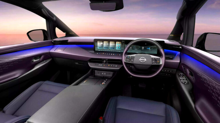 닛산 엘그란드 출시