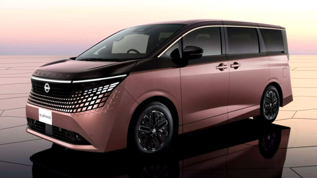 닛산 엘그란드 출시