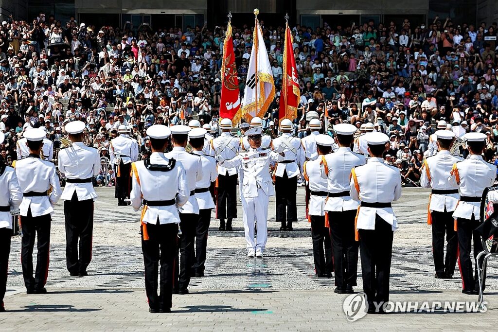 혹시나 했는데 '역시나' "독도는 우리땅인데 왜?"…옆나라 믿었던 한국군 '결국' 2 군악대