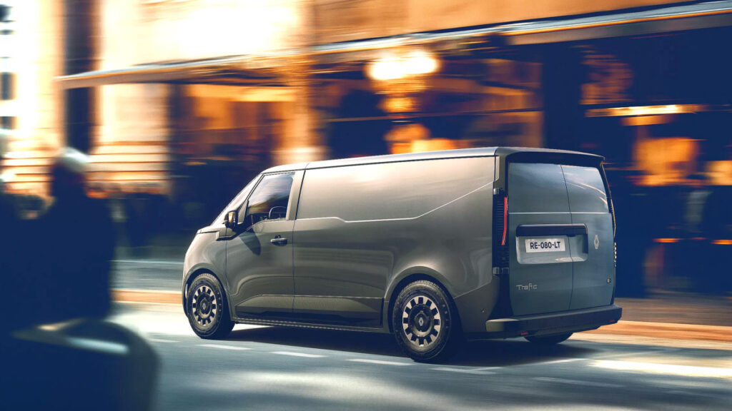 “카니발과는 비교도 안 된다”…그랑 콜레오스 ‘대박’ 르노, 이 차 내놓자 ‘시선 집중’ 5 르노 전기 밴