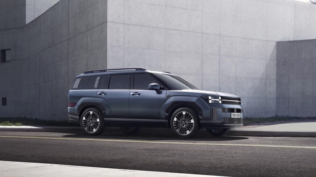 "쏘렌토 하이브리드 계약 취소", "기름 걱정 이제 끝?"…아빠들 벌써 "줄 섰다" 3 싼타페 EREV 출시 예고