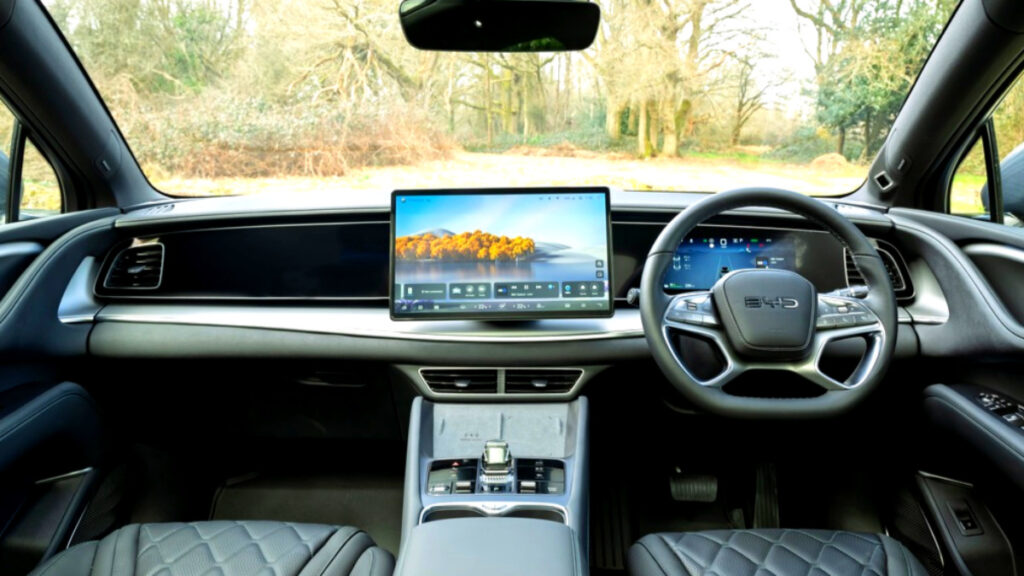 "여보, 테슬라 취소해"…'1,000만 원' 더 싼데 "이게 3천만 원대?" '난리 났다' 3 씨라이언 7 판매량