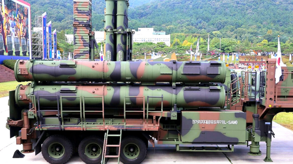 이제 겨우 시작인데 "너도나도 인기 폭발" …미사일·전투기 날려버릴 '한국 신무기' 정체가? 1 L-SAM