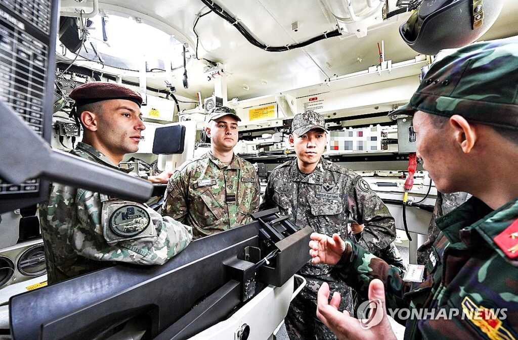 "한국 보고 배우려고 날아왔다" …육군에 총집결한 외국군, '전 세계'가 탐낸 특급 비결 봤더니 3 육군 국제 과정