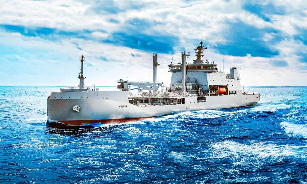 "제발 한국이 군함 건조 맡아주세요" …필리핀·페루 이어 또 노다지, 돈 쓸어 담는 비결이 뭐길래 3 HD현대중공업