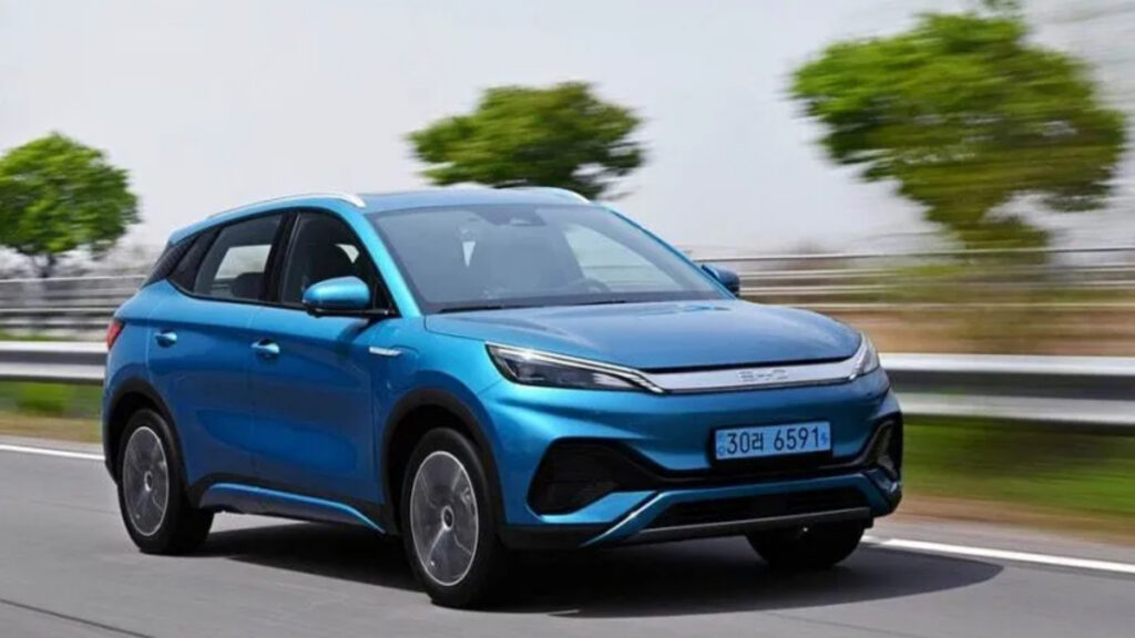 깨끗한 새차인데 "1000만원대에 팝니다"…한국 자동차 시장 ‘와르르' 3 BYD 아토 3