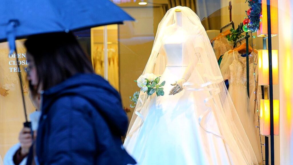 거액 들여 인생 반쪽 찾았는데 "제대로 발등 찍혔다"...눈물 흘리는 젊은이들, 왜? 1 결혼정보업체